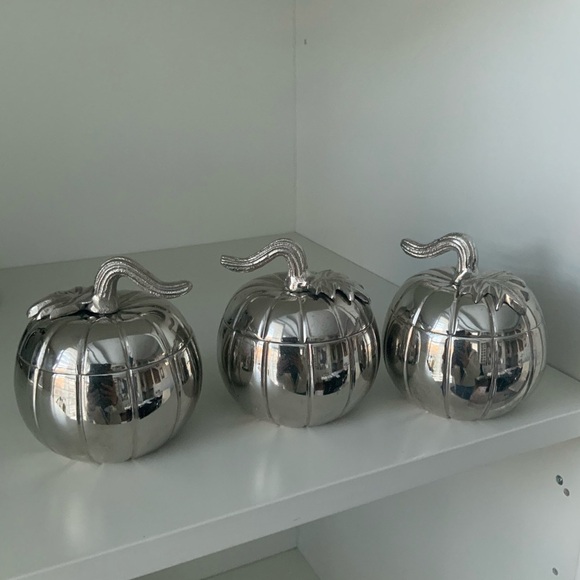 Vintage Retired BATH & BODY WORKS Silver Metal Pumpkin Candle Containers Lid X 3 - Picture 1 of 16